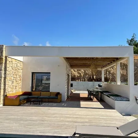Vila Alandra Pietrosella